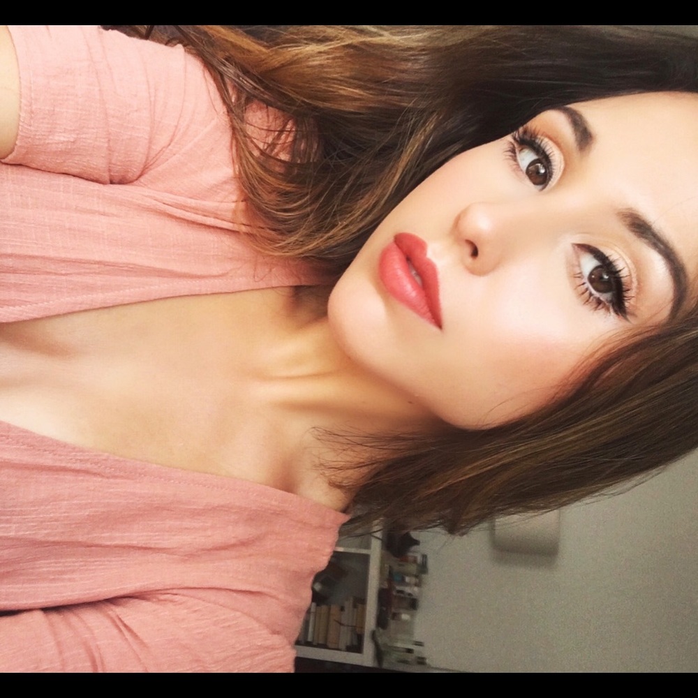 Meet your Posher, Caroline